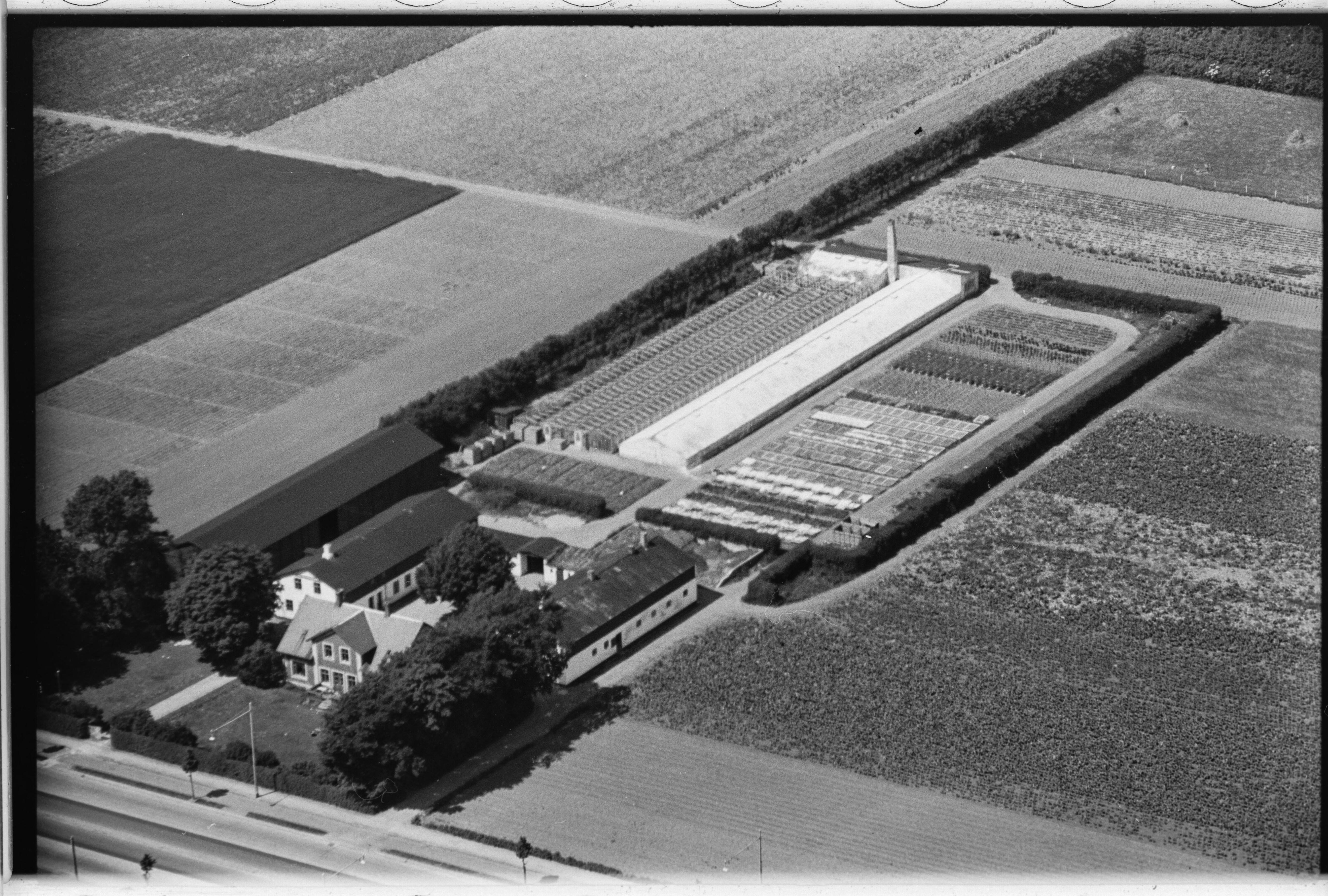 Skråfoto fra 1949 taget 157 meter fra Stadionvej 67, 2. th