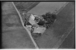 thumbnail: Skråfoto fra 1949 taget 99 meter fra Arvedsvej 12