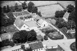 thumbnail: Skråfoto fra 1949 taget 60 meter fra Gadebrøndsvej 9