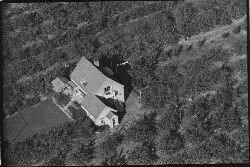 thumbnail: Skråfoto fra 1949 taget 83 meter fra Stenager 204, st. tv