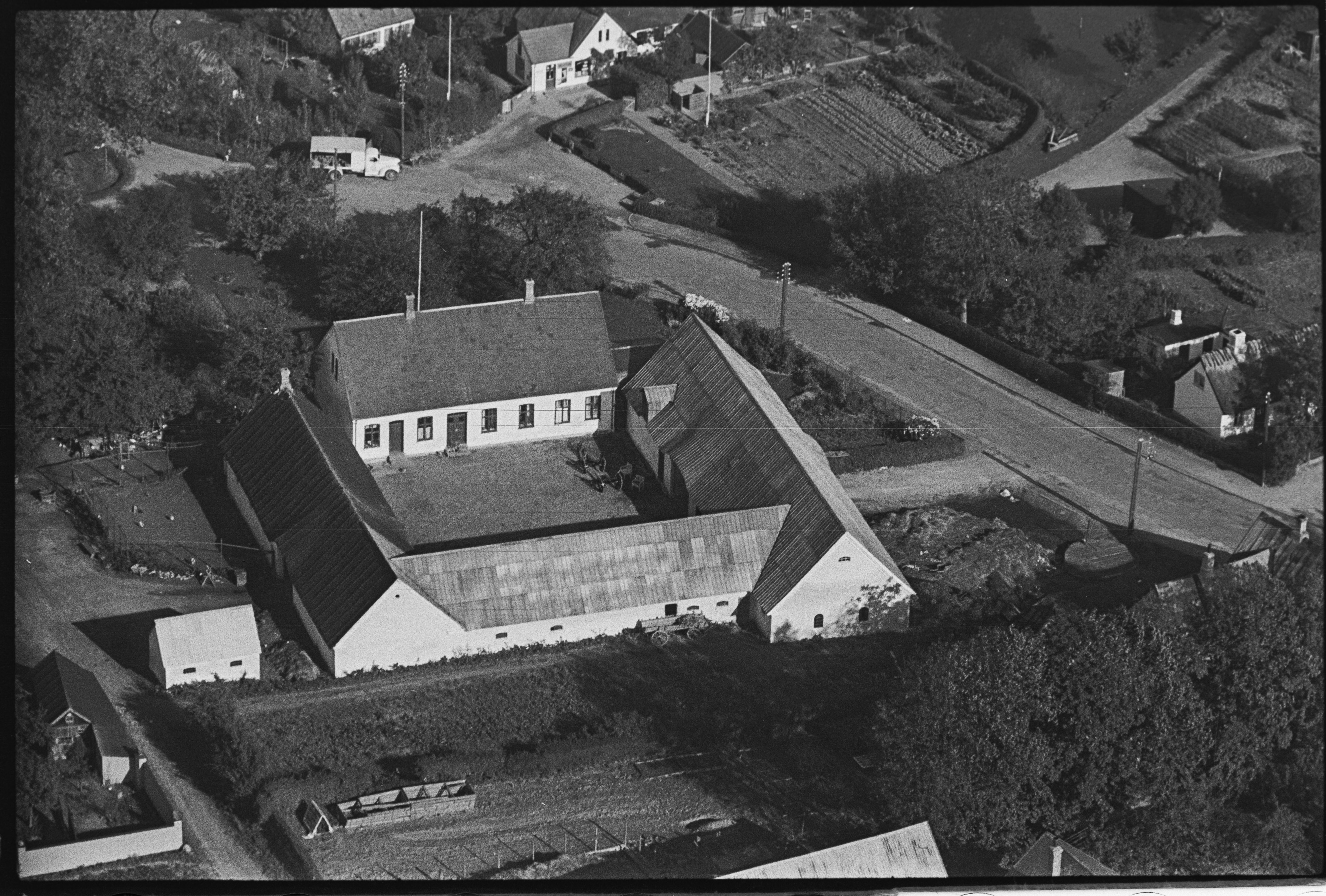 Skråfoto fra 1949 taget 29 meter fra Ejby Torvevej 15