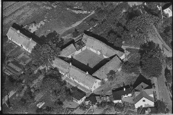 thumbnail: Skråfoto fra 1949 taget 61 meter fra Kavsbjerglund 14
