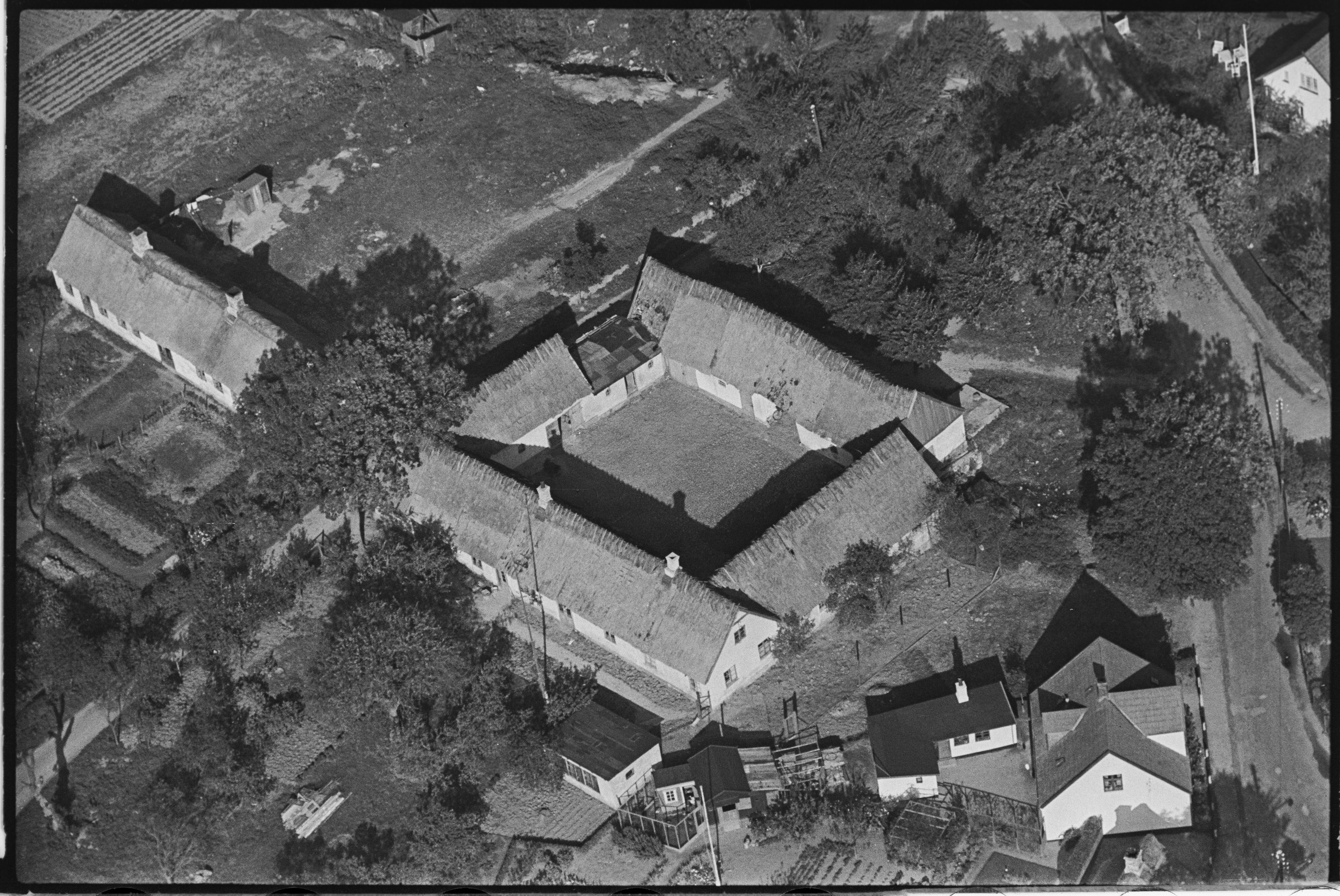 Skråfoto fra 1949 taget 61 meter fra Kavsbjerglund 14