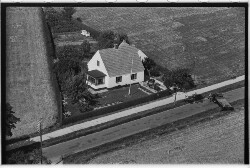 thumbnail: Skråfoto fra 1950 taget 210 meter fra Kornagervej 32