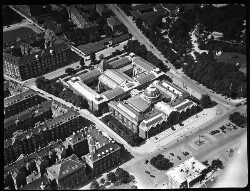 thumbnail: Skråfoto fra 1928-1933 taget 144 meter fra H.C. Andersens Boulevard 40B, st. tv