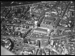 thumbnail: Skråfoto fra 1928-1933 taget 7 meter fra Skindergade 34, 2. 35