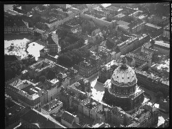 thumbnail: Skråfoto fra 1928-1933 taget 206 meter fra Adelgade 56, 2. 142