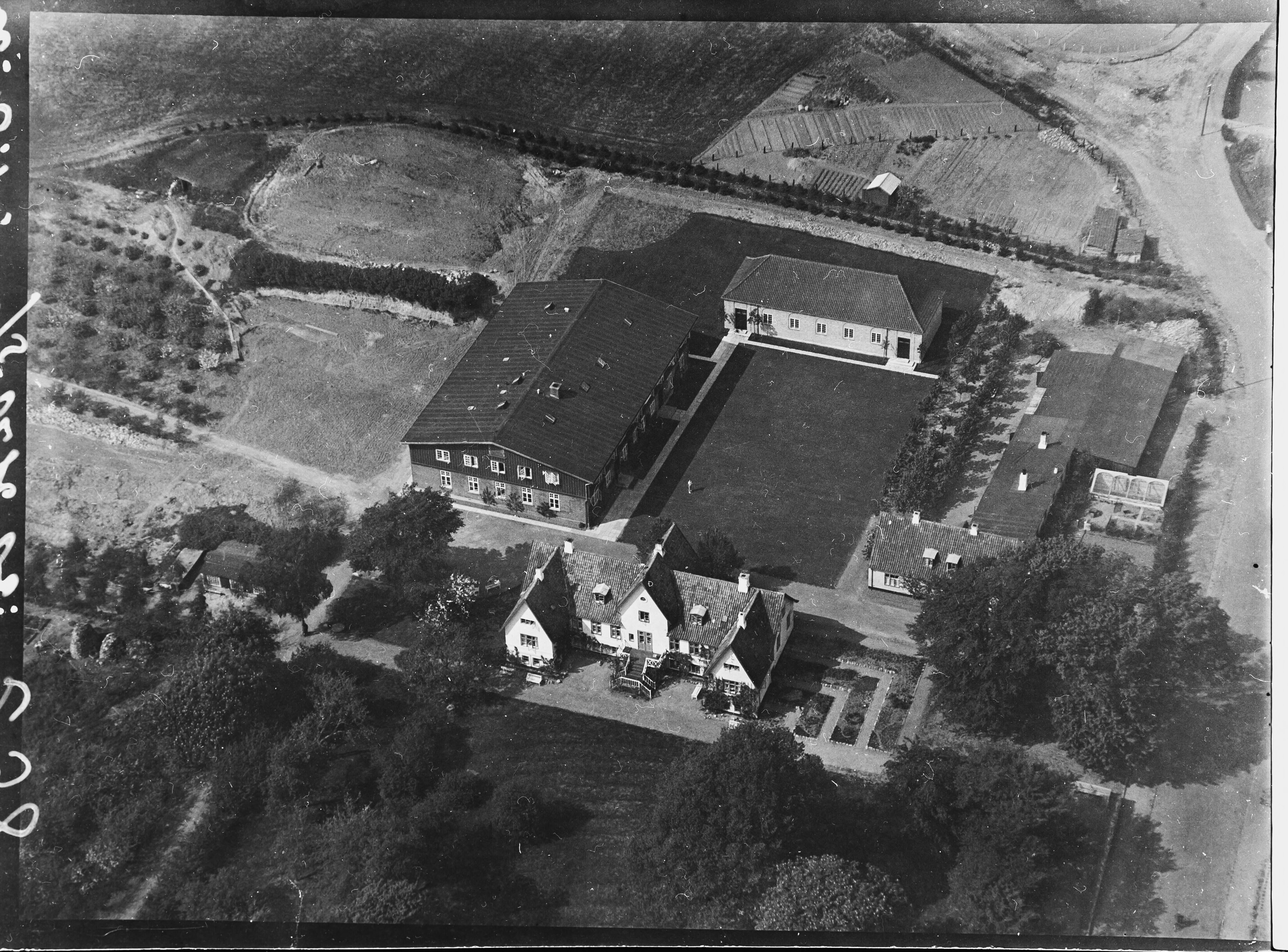 Skråfoto fra 1928-1933 taget 147 meter fra Kongevejen 77