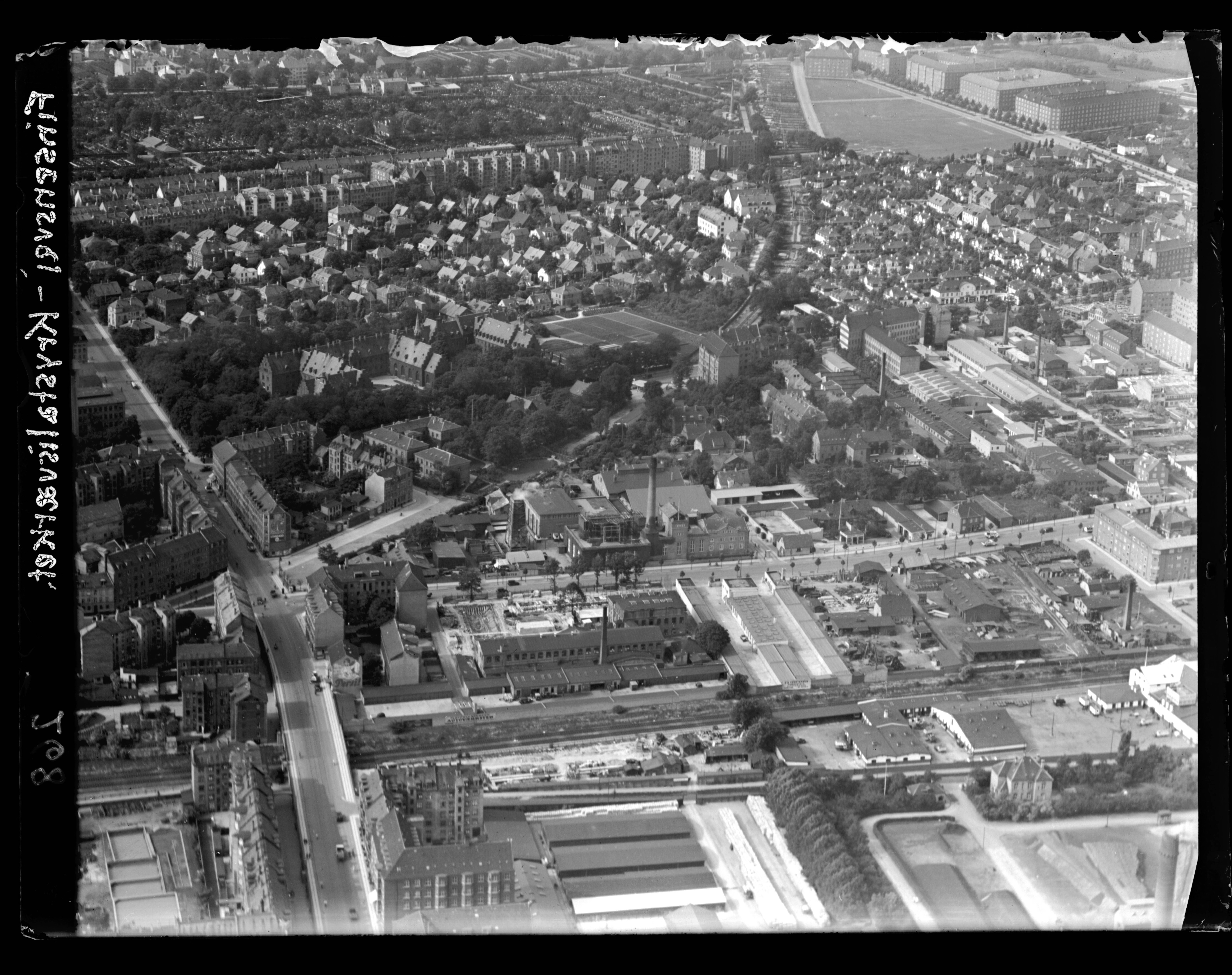 Skråfoto fra 1932-1967 taget 16 meter fra Finsensvej 7C, 3. th