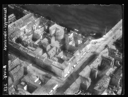 thumbnail: Skråfoto fra 1934 taget 132 meter fra Ravnsborg Tværgade 9, 1. th