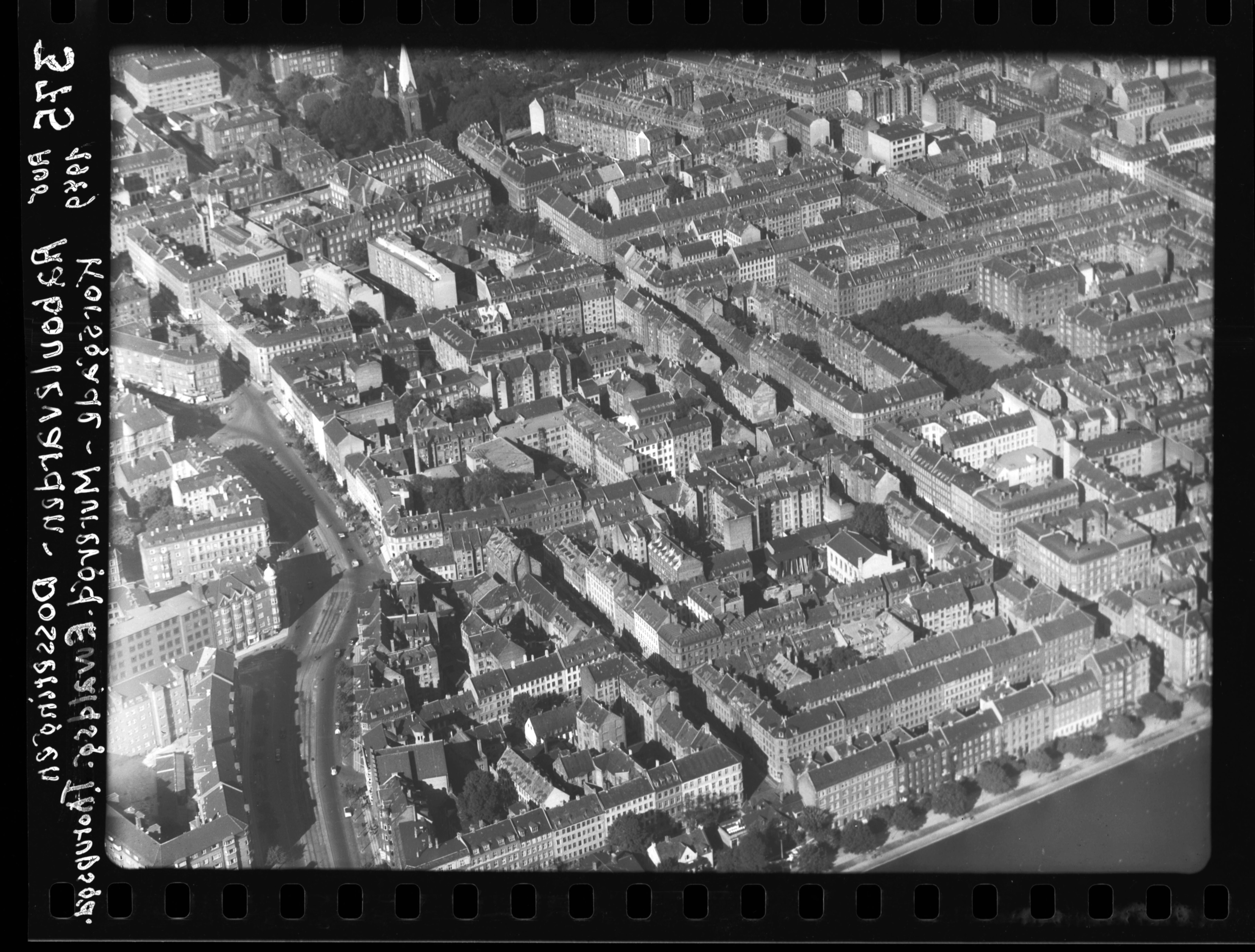 Skråfoto fra 1949 taget 49 meter fra Ewaldsgade 6, kl. 1
