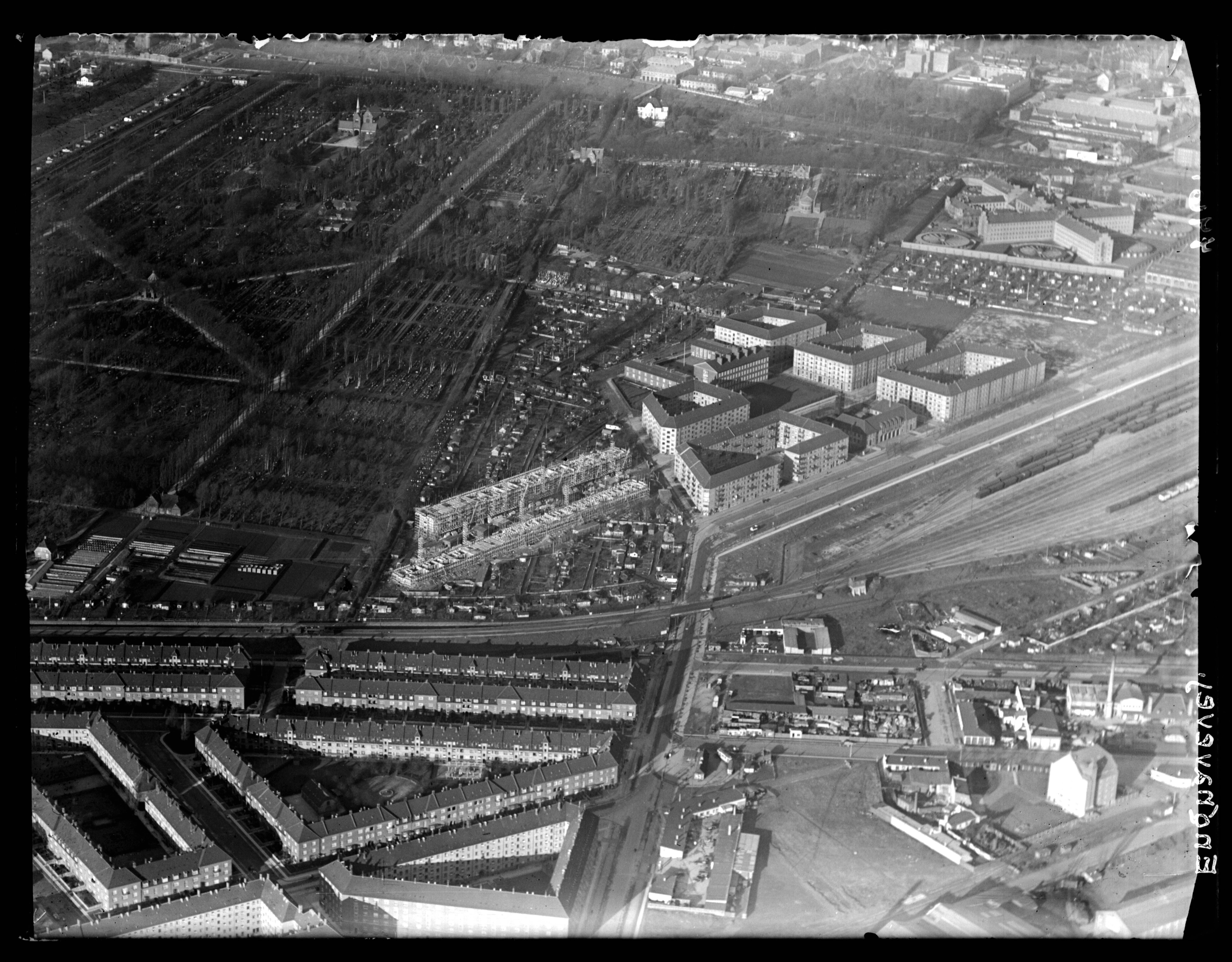 Skråfoto fra 1932-1967 taget 101 meter fra P. Knudsens Gade 11, 1. th