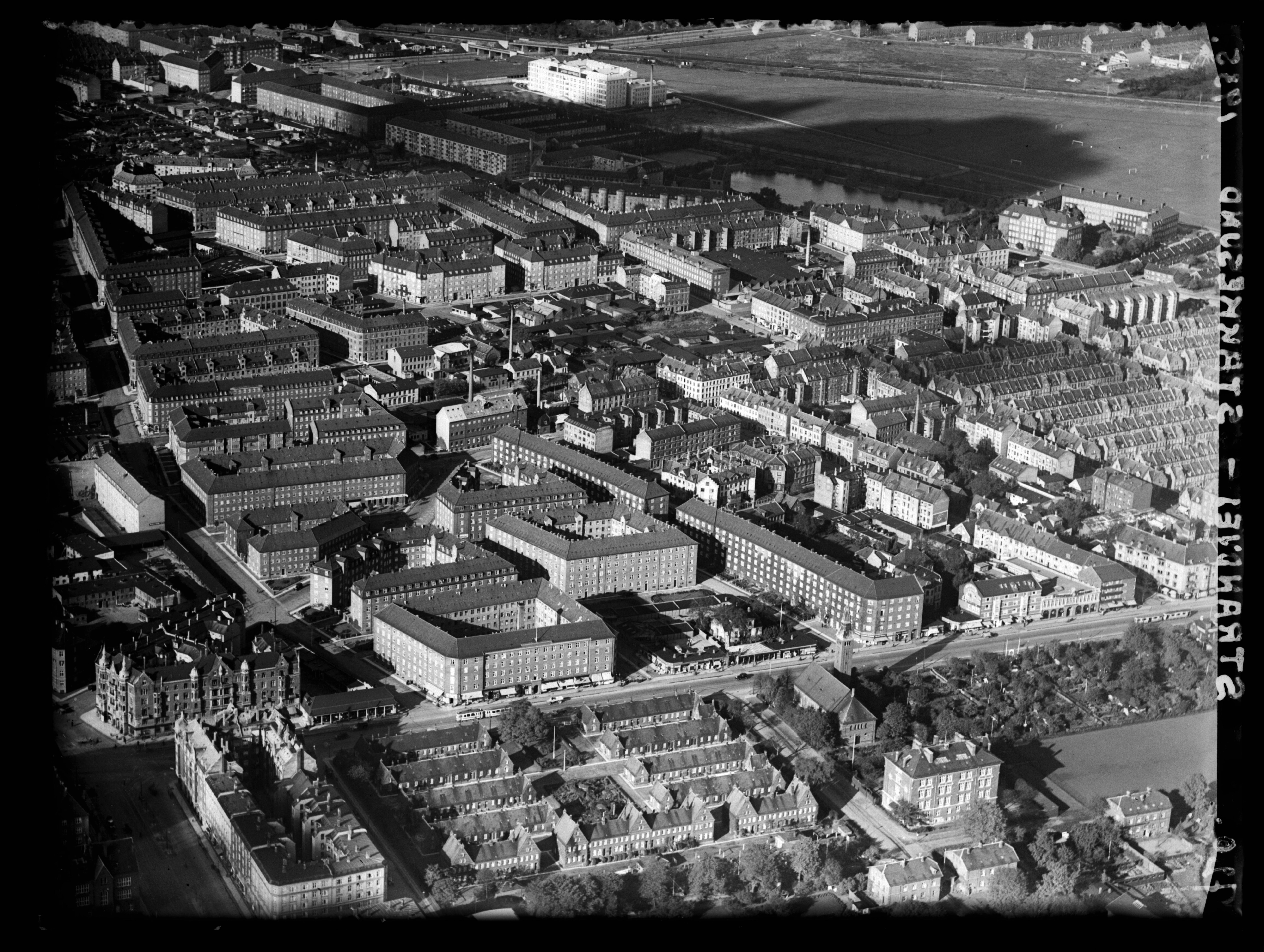 Skråfoto fra 1935 taget 59 meter fra Strandboulevarden 164A, kl. 