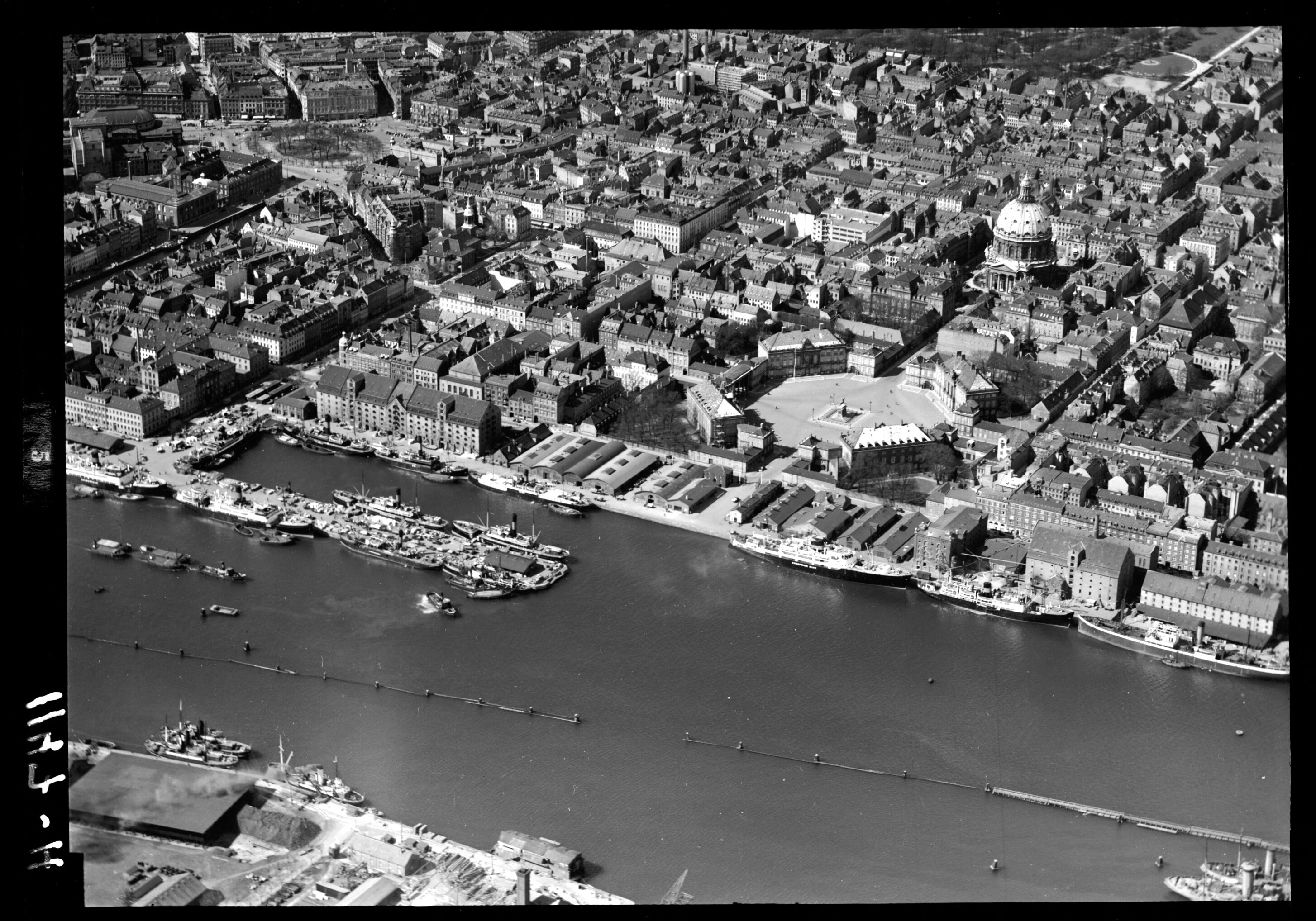 Skråfoto fra 1938 taget 63 meter fra Sankt Annæ Plads 24