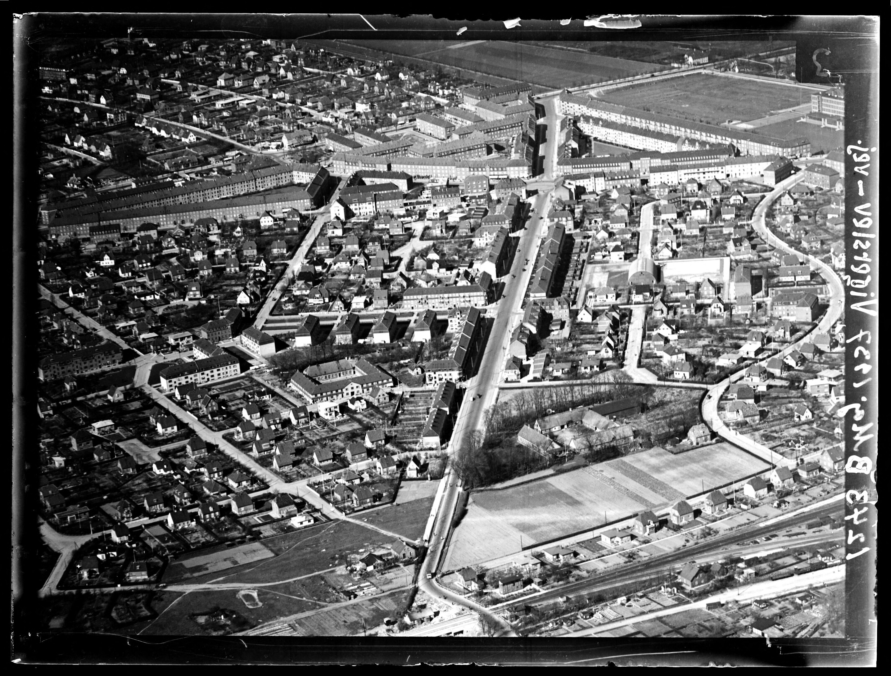 Skråfoto fra 1937 taget 98 meter fra Havebo 10
