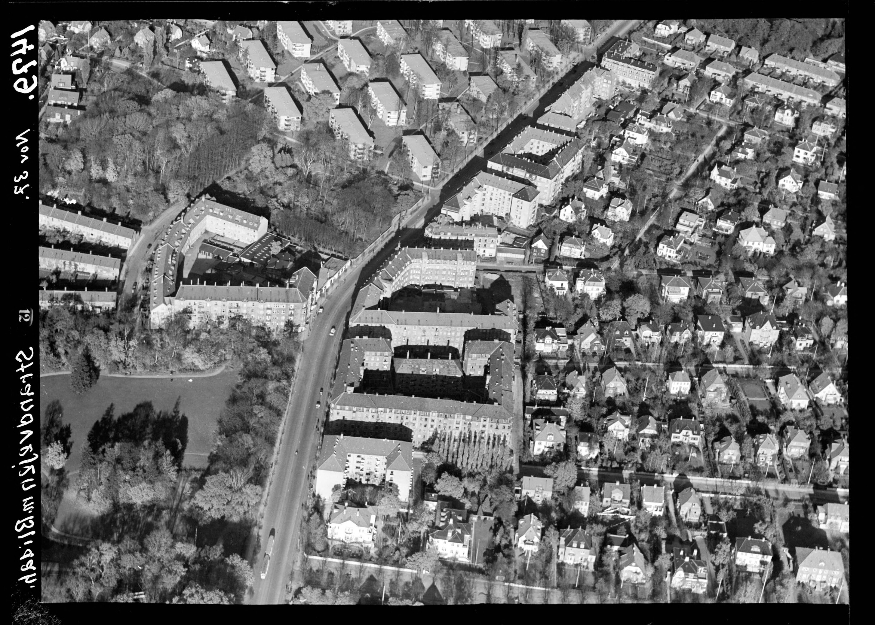 Skråfoto fra 1937 taget 130 meter fra Strandvejen 130D, 2. tv