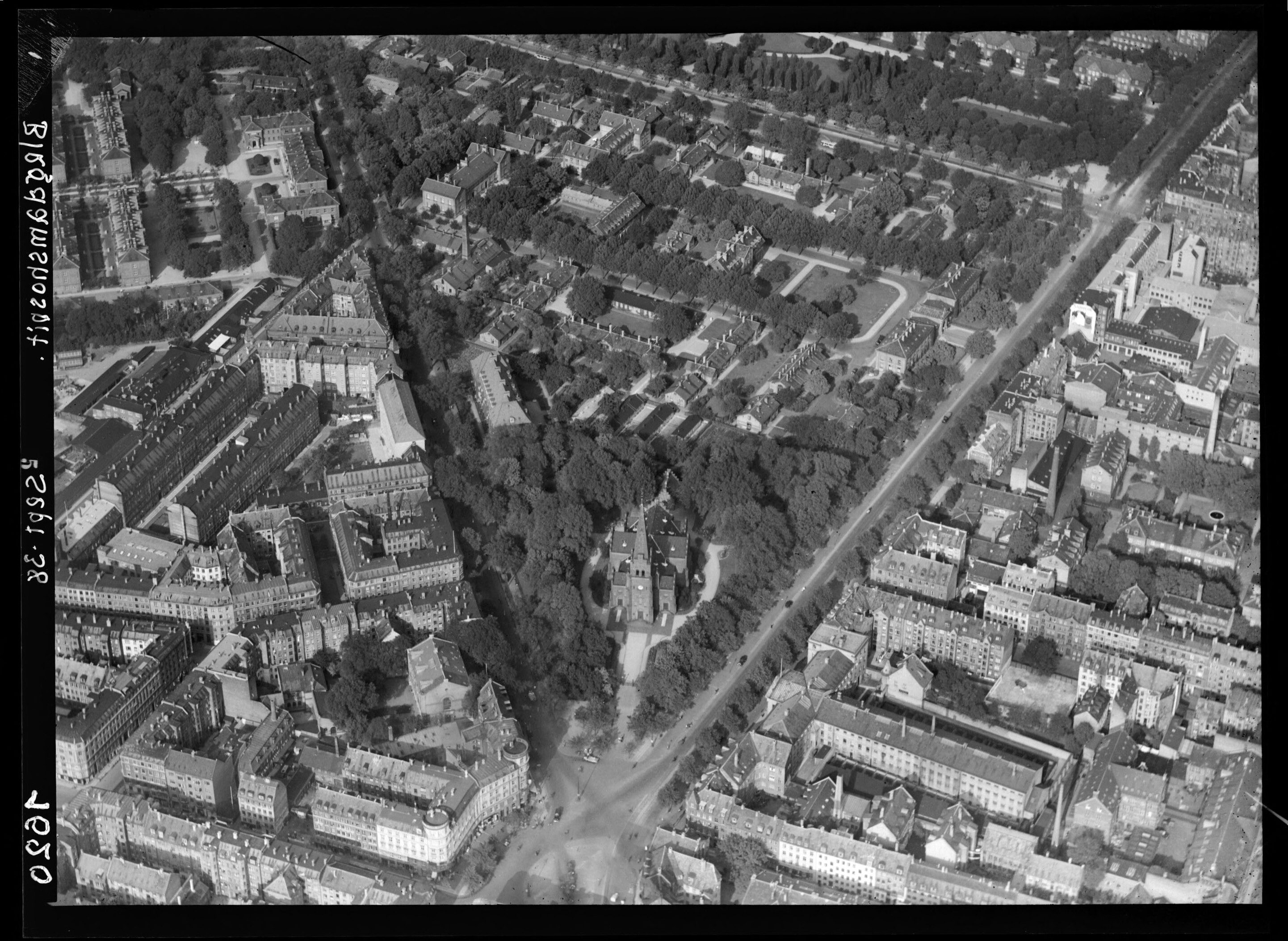 Skråfoto fra 1938 taget 139 meter fra Blegdamsvej 26, 2. th