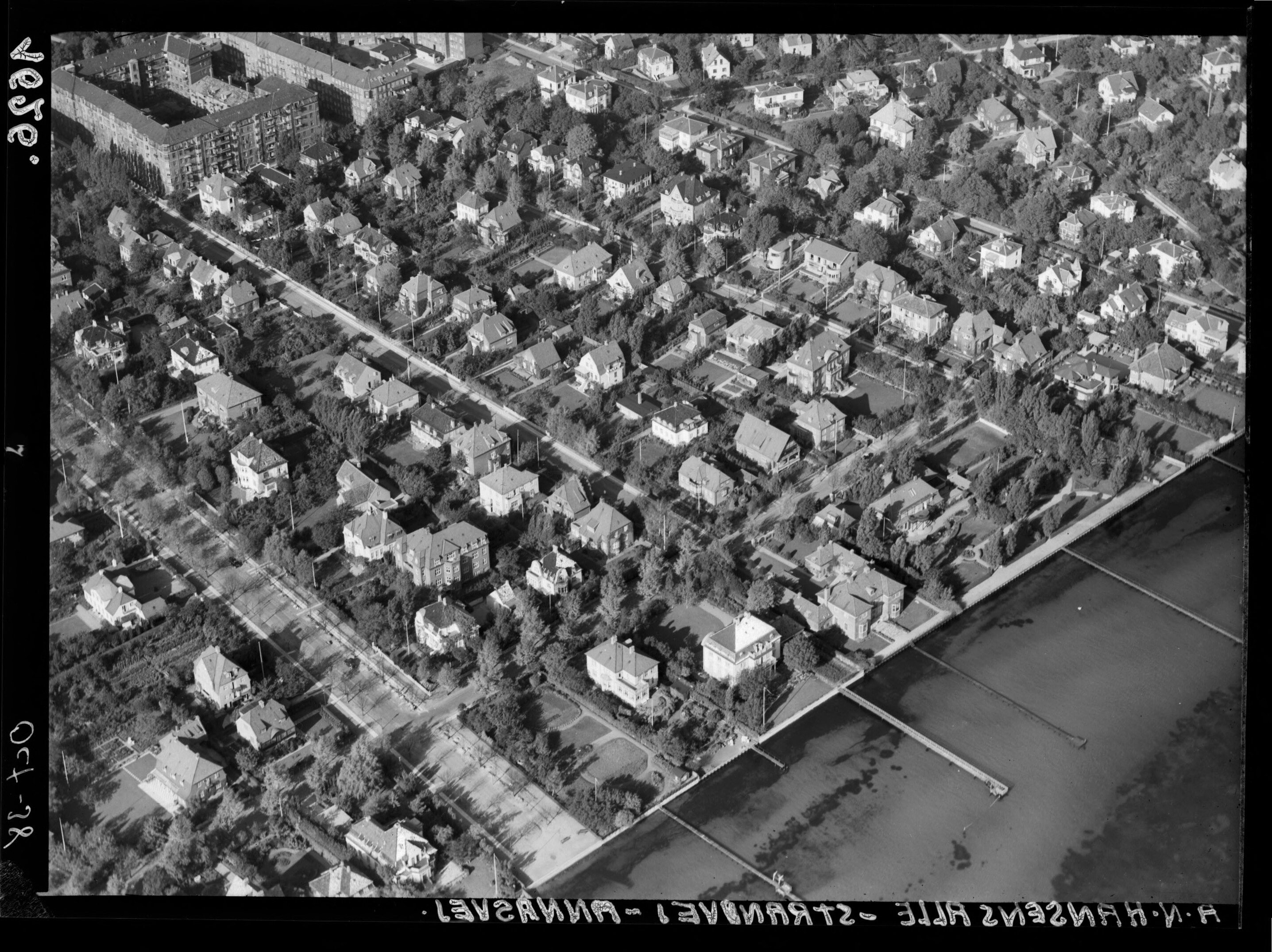 Skråfoto fra 1938 taget 211 meter fra Hambros Alle 15