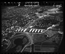thumbnail: Skråfoto fra 1946 taget 32 meter fra Rådvadsvej 130, 1. tv