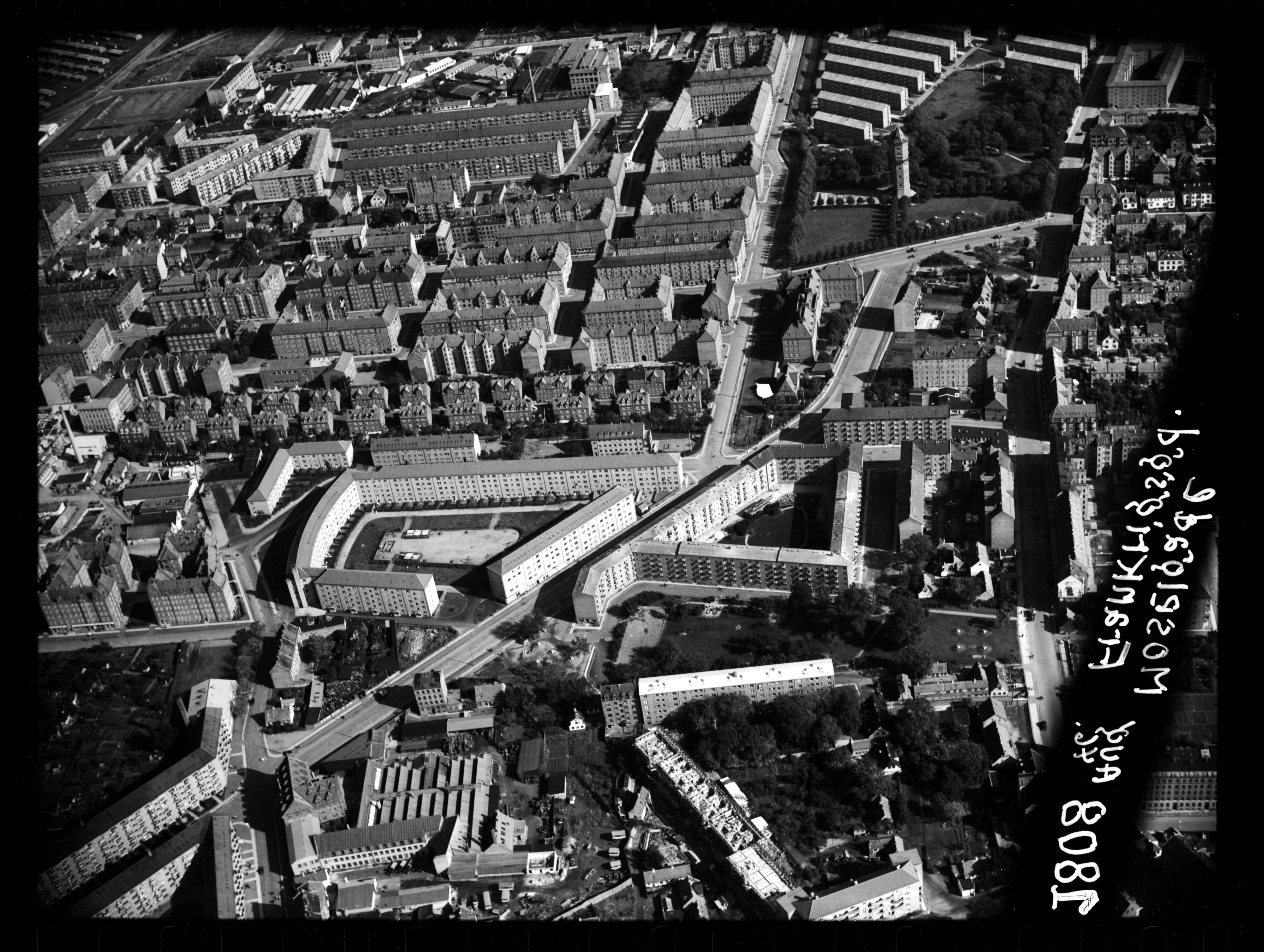 Skråfoto fra 1946 taget 118 meter fra Moselgade 30, 3. tv