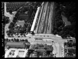 thumbnail: Skråfoto fra 1948 taget 92 meter fra Østbanegade 1, 1. tv