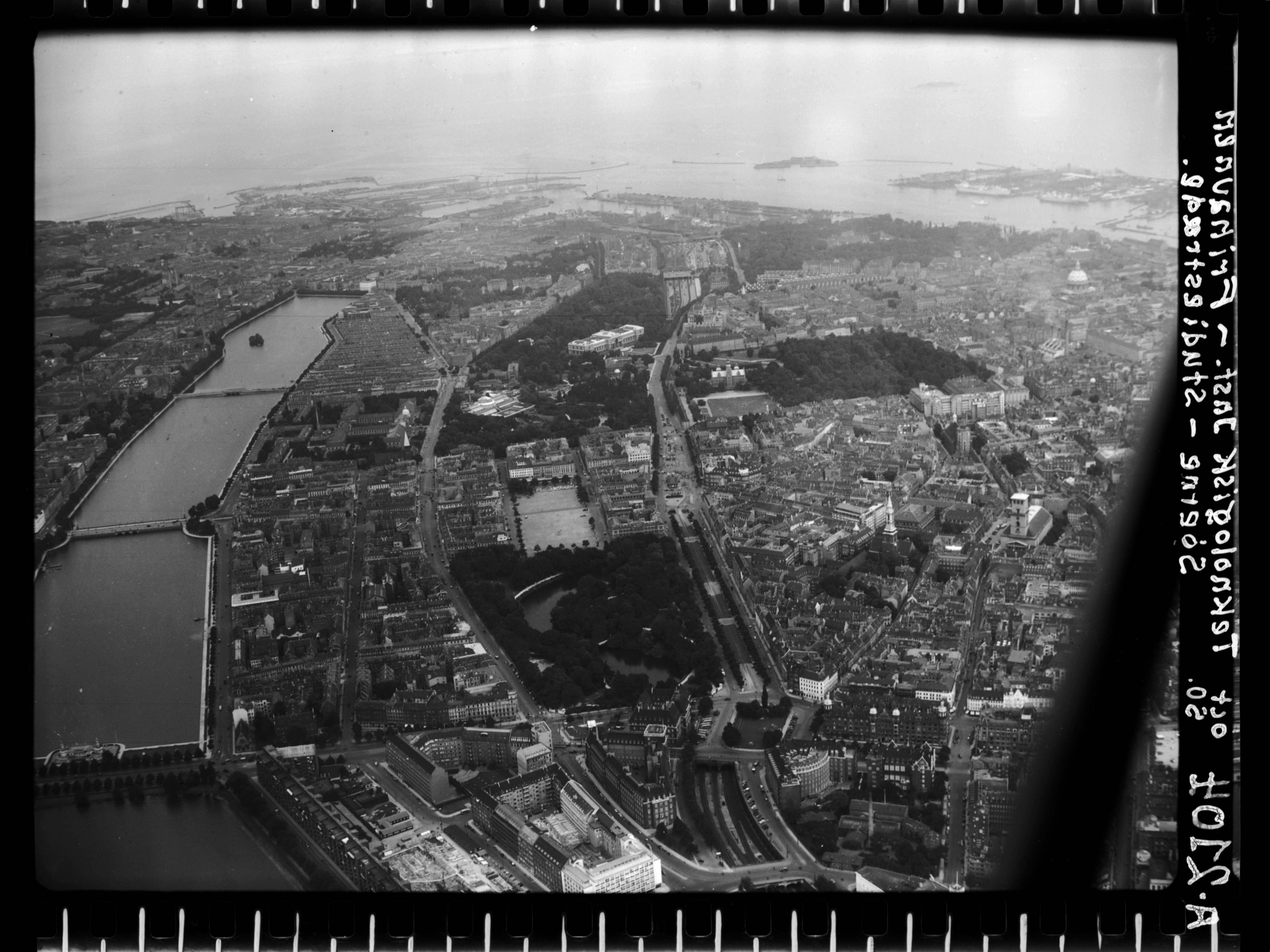 Skråfoto fra 1950 taget 165 meter fra Læssøesgade 3A