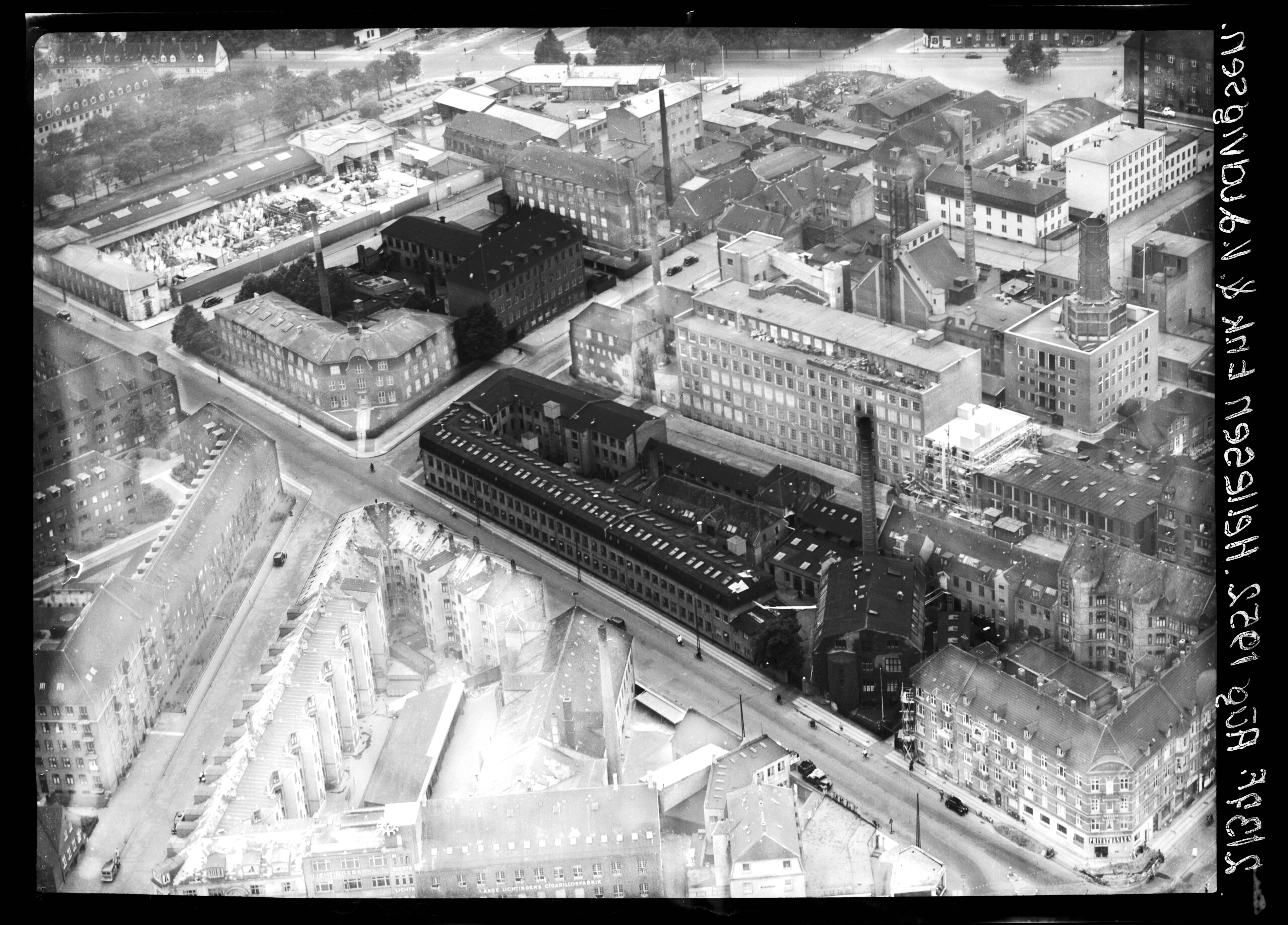 Skråfoto fra 1952 taget 65 meter fra Klostervænget 6, 4. 357