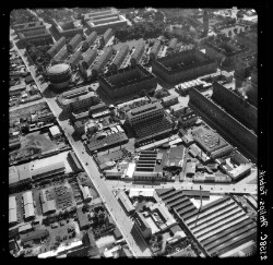 thumbnail: Skråfoto fra 1932-1967 taget 131 meter fra Lindgreens Allé 8G, st. 