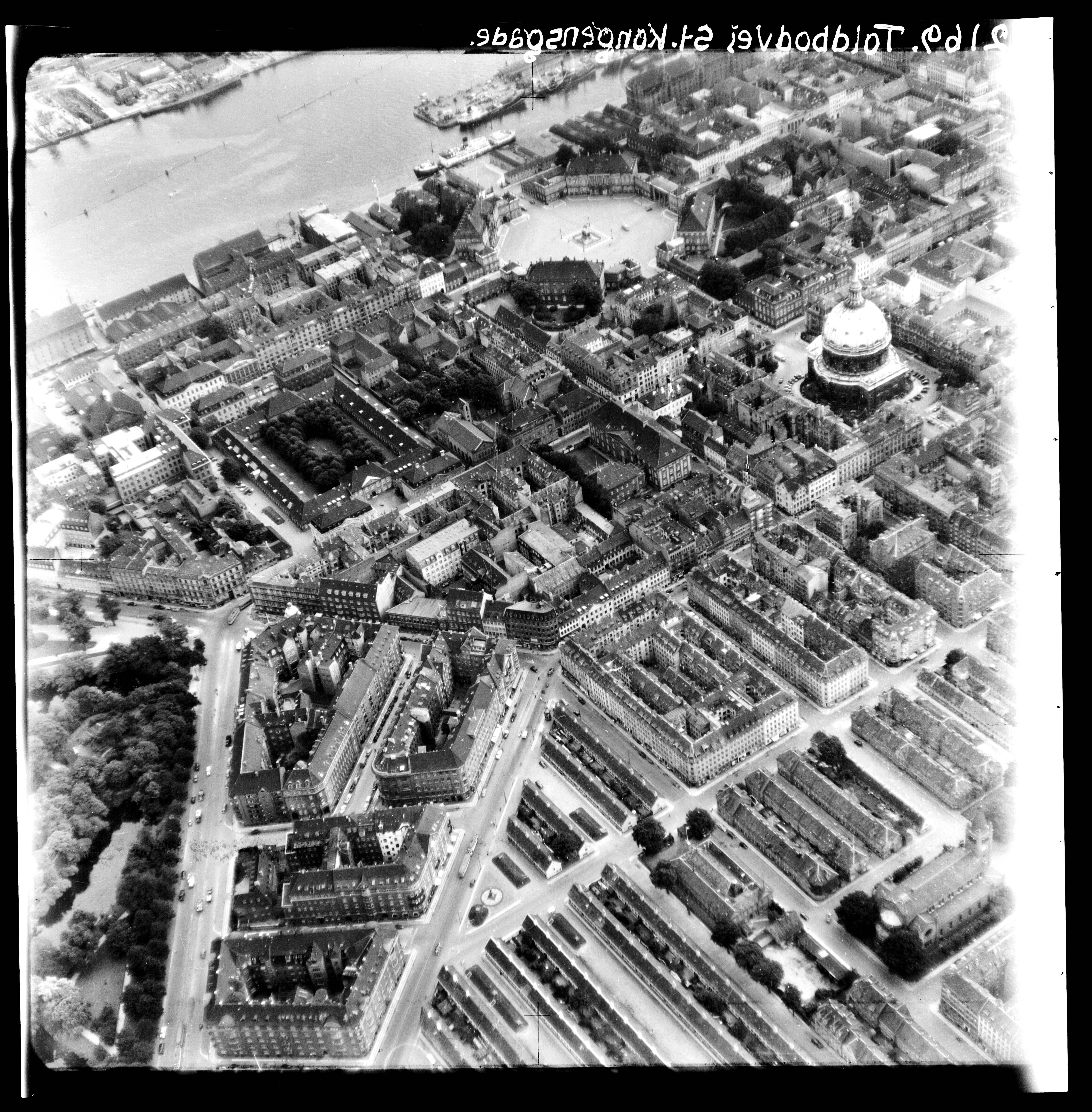 Skråfoto fra 1932-1967 taget 84 meter fra Store Kongensgade 95, 2. 