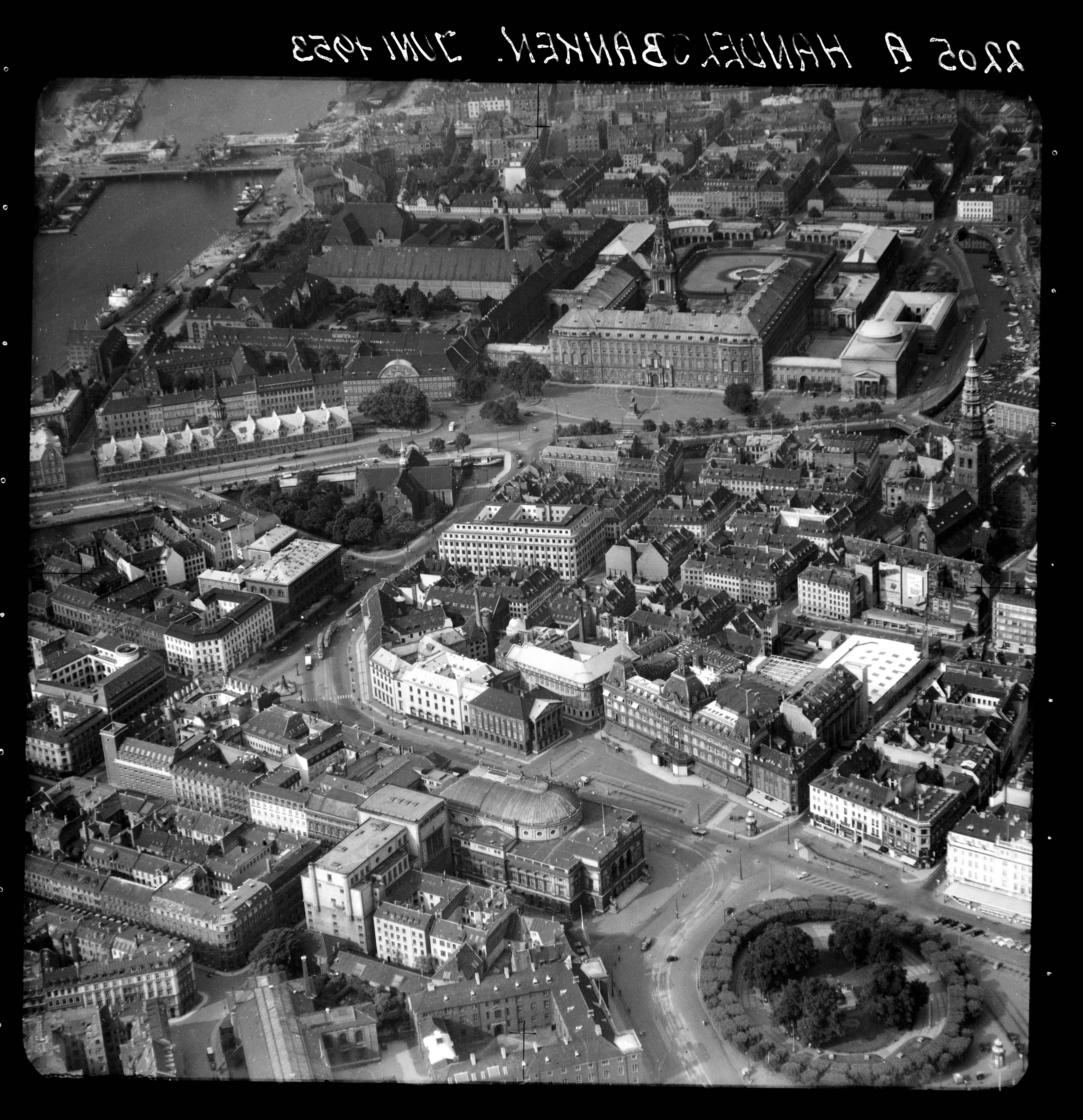 Skråfoto fra 1953 taget 45 meter fra Holmens Kanal 7, 1. 2