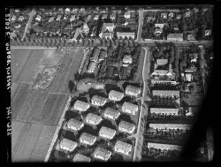 thumbnail: Skråfoto fra 1954 taget 208 meter fra Stenrosevej 6