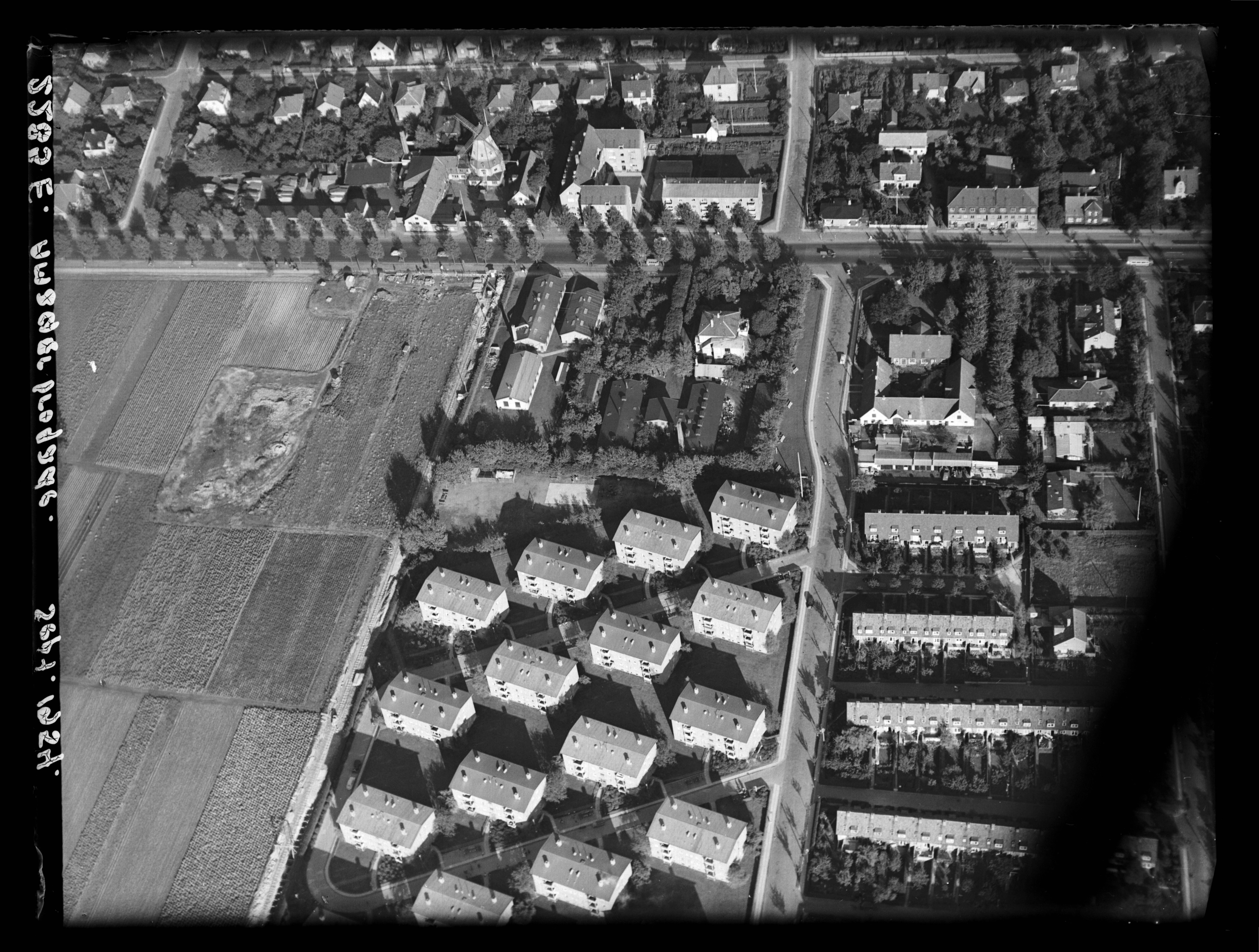 Skråfoto fra 1954 taget 285 meter fra Oxford Have 205