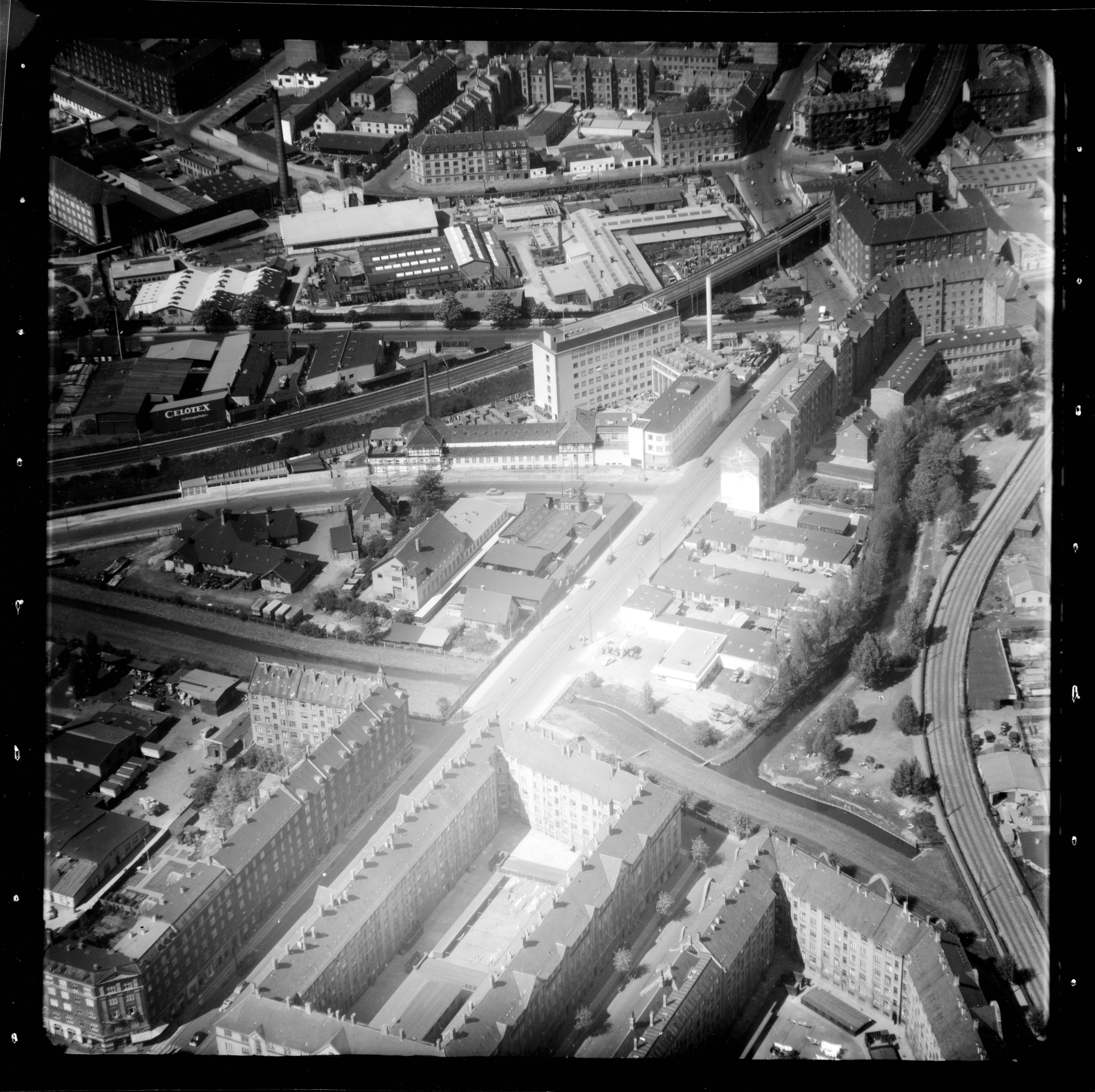 Skråfoto fra 1955 taget 264 meter fra Borups Alle 132, 2. 4
