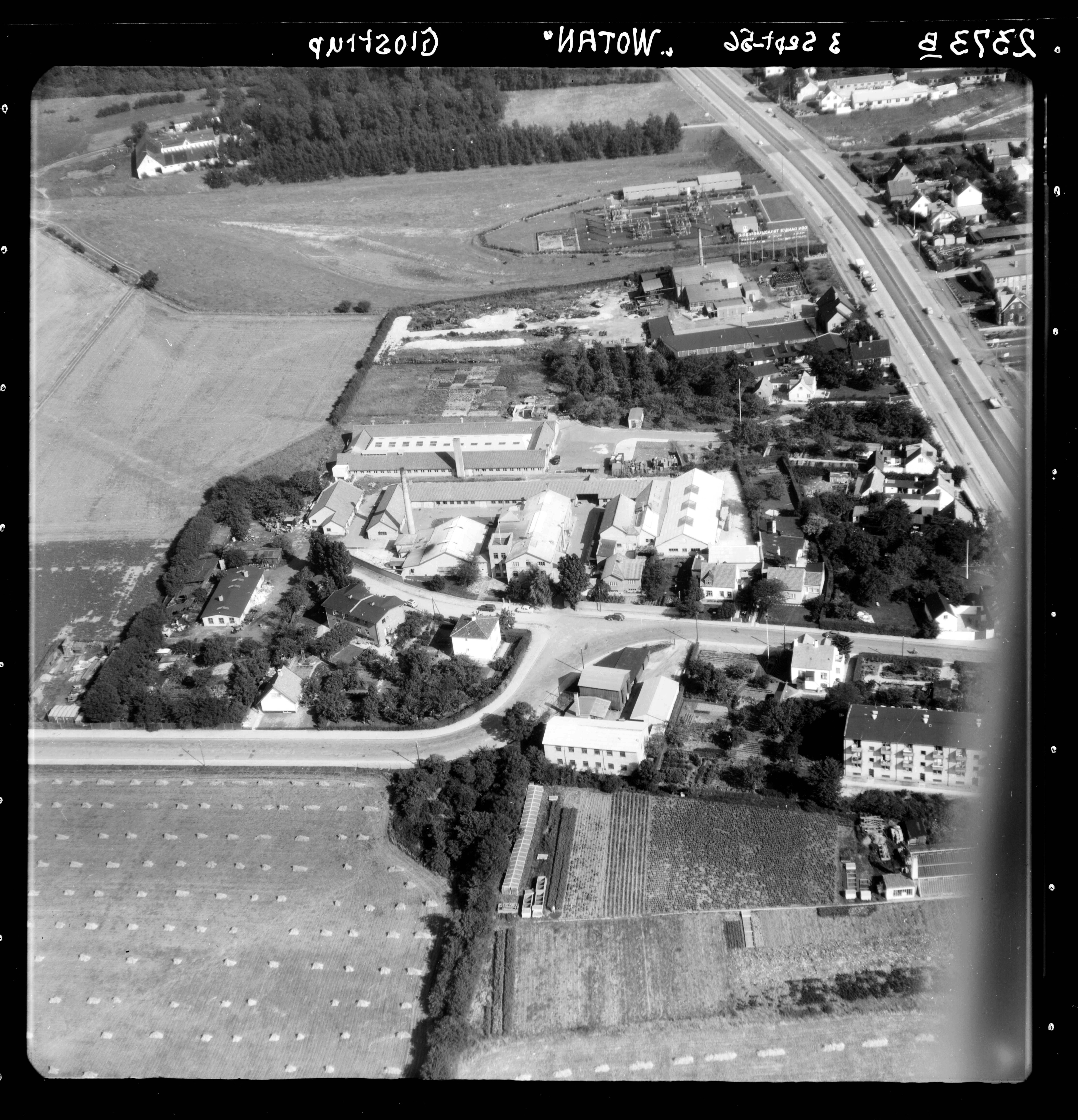 Skråfoto fra 1956 taget 166 meter fra Dalvangsvej 32, st. tv