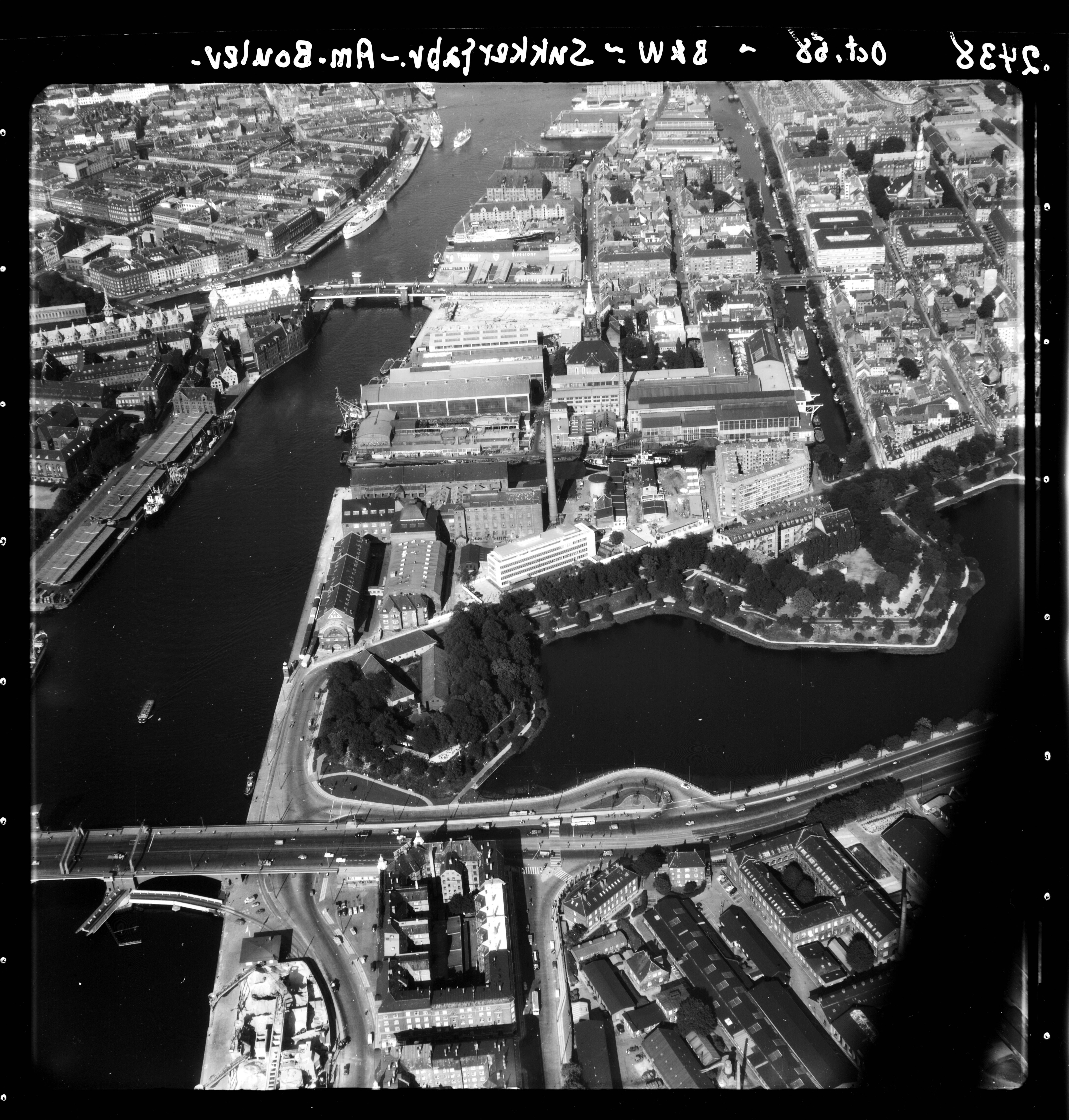 Skråfoto fra 1958 taget 96 meter fra Langebrogade 4H