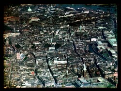 thumbnail: Skråfoto fra 1932-1967 taget 31 meter fra Klosterstræde 20, 3. 