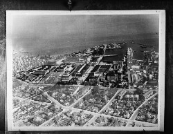 thumbnail: Skråfoto fra 1950-1954 taget 36 meter fra Strandvejen 123A, 3. th