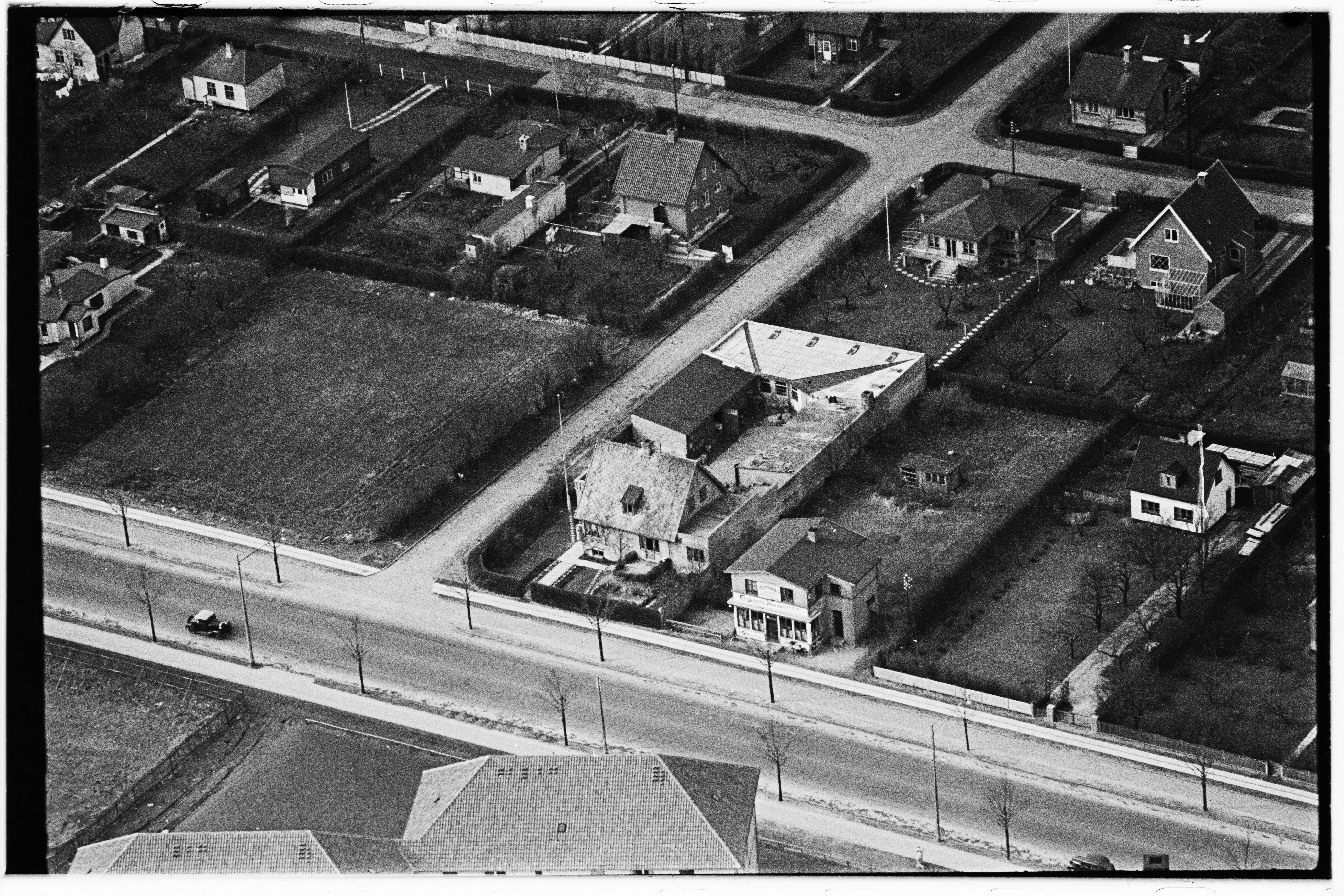 Skråfoto fra 1950-1954 taget 27 meter fra Gammel Køge Landevej 283