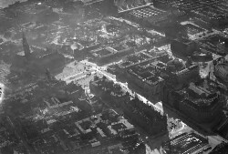 thumbnail: Skråfoto fra 1932-1950 taget 22 meter fra H.C. Andersens Boulevard 5A, 4. 