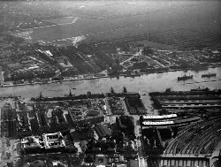 thumbnail: Skråfoto fra 1932-1950 taget 56 meter fra Bernstorffsgade 27, st. 
