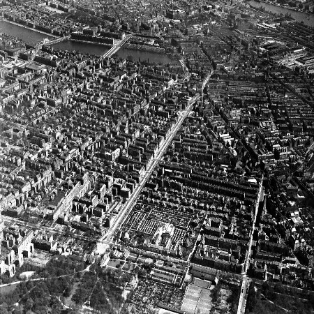 Skråfoto fra 1932-1950 taget 55 meter fra Frederiksberg Alle 47