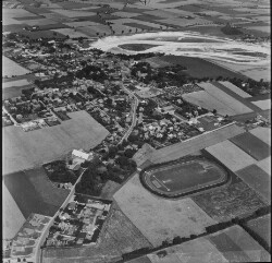 thumbnail: Skråfoto fra 1955 taget 19 meter fra Granvænget 8