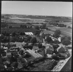 thumbnail: Skråfoto fra 1956 taget 145 meter fra Røjlehaven 41